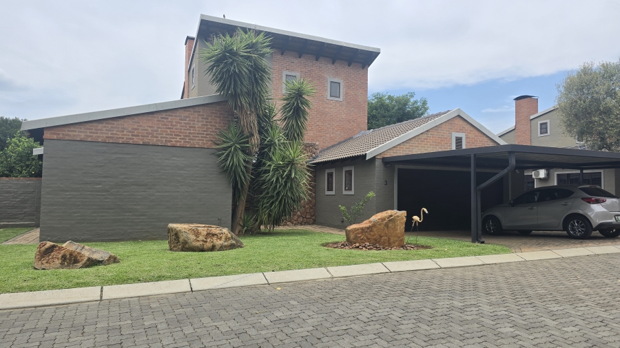 4 Bedroom Property for Sale in Waterval East North West